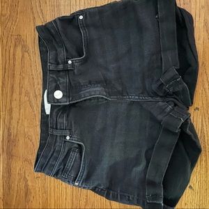 H&M Shorts Size 2 but fit more like a 0